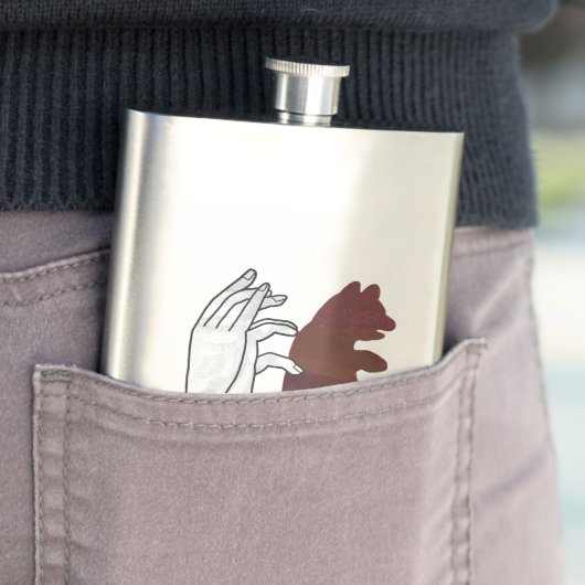 Flasque Silhouette à la main Cube d'ours Brown (En situation)