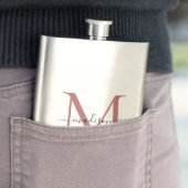 Flasque Simple moderne Rose or Monogramme Girl Script Nom (En situation)