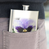 Flasque violet profond sur blanc (En situation)