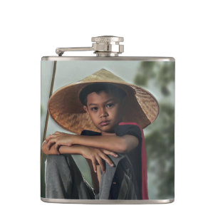 Flasques Asiatique Boy Fishing