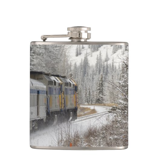 Flasques Canada, Alberta. Train de neige de VIA Rail entre (Devant)
