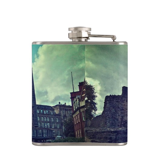 Flasques Château de Newcastle, ruines (Dos)