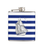 Flasques Chrome Sailboat sur Navy Stripes (Devant)