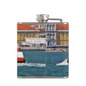 Flasques Ciel de Lisbonne avec vieux ferry sur le fleuve Ta (Dos)