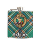 Flasques Clan MacFarlane Crest sur Tartan de chasse antique (Devant)