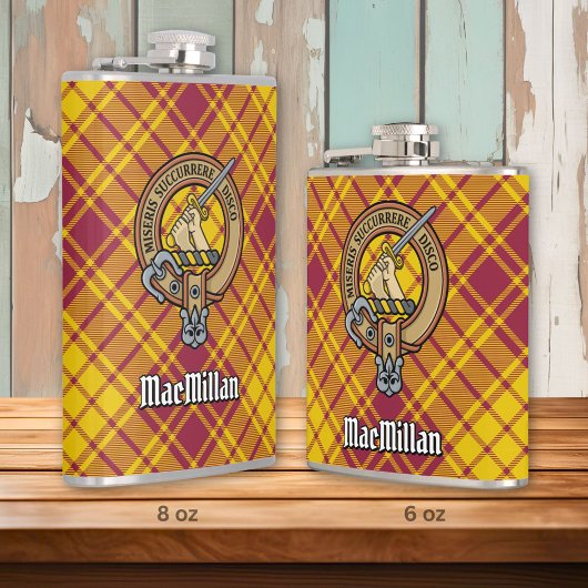 Flasques Clan MacMillan Crest sur le tatan de robe
