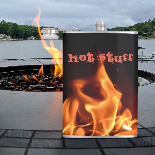 Flasques Flammes brûlantes sur noir et orange personnalisab