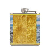 Flasques Golden retriever se tenant sur l'océan bleu (Dos)