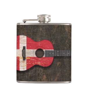 Flasques Guitare acoustique rayée et utilisée de drapeau