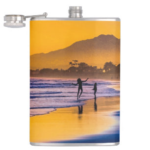 Flasques Joyeuse danseuse de plage au Sunset Coffee Mug