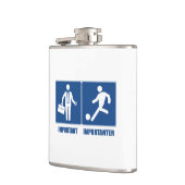 Flasques Le Travail Est Important, Le Football Est Importan (Gauche)