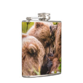 Flasques Mama bear nourrit ses deux petits, Lake Clark Nati (Droite)