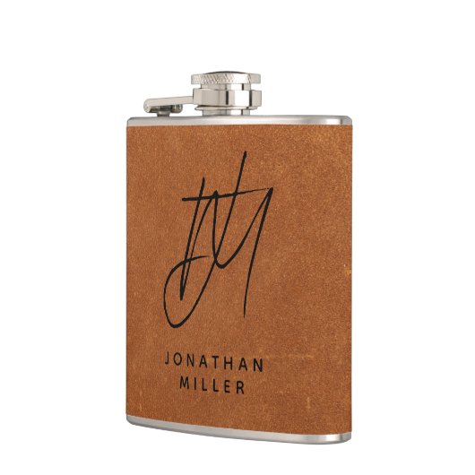 Flasques Monogramme moderne tendance Sable Brown en cuir fi (Gauche)