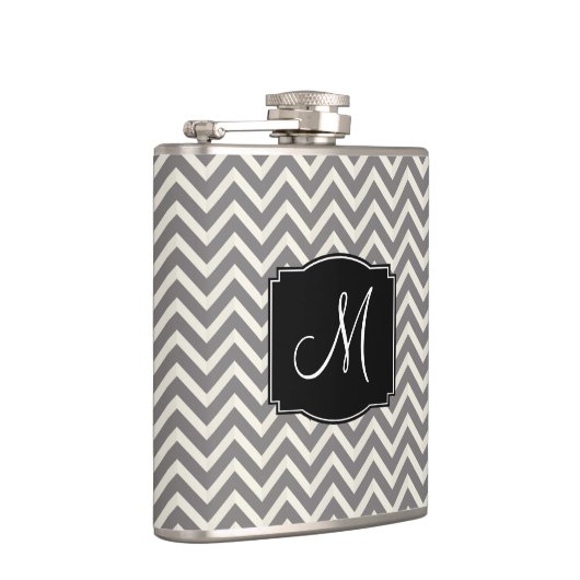 Flasques Motif Chevron gris et blanc avec Monogramme (Droite)