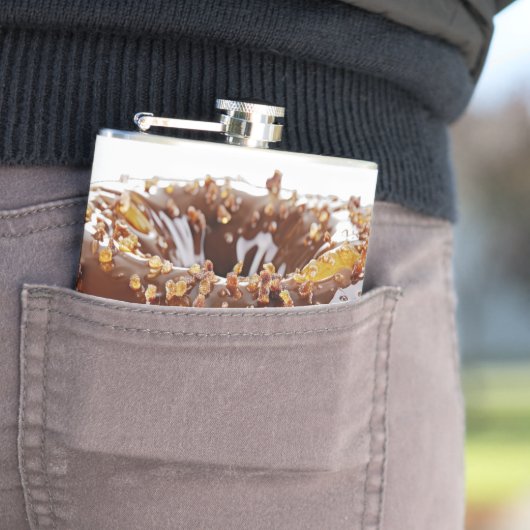 Flasques SlipperyJoe's décadent beignet couvert d'épais bri (En situation)