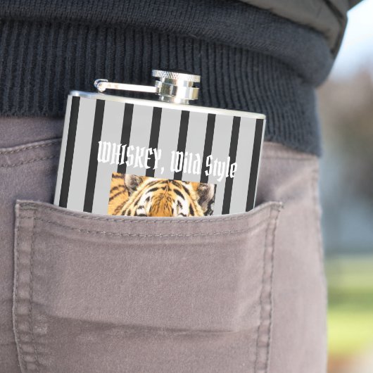 Flasques Tiger：Flask (En situation)