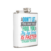 Flasques Vieux coureur amusant - Groupe d'âge plus rapide (Droite)