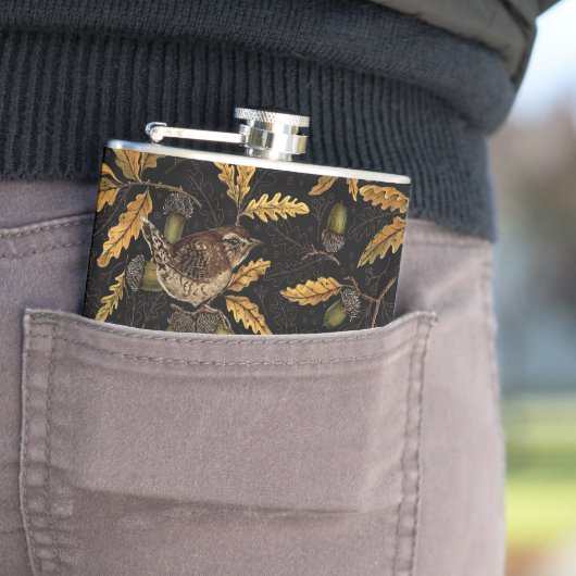 Flasques Wrens et cors sur noir (En situation)