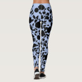 Flat Black op Periwinkle Blue Floral Toile Leggings (Achterkant)