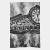 Flatiron Building and Clock in Black and White Theedoek (Verticaal)