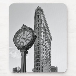 Flatiron Building and Clock in Black White #2 Muismat