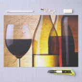 Flessen van rode en witte wijn Glas van rode wijn Tissuepapier (Craft)