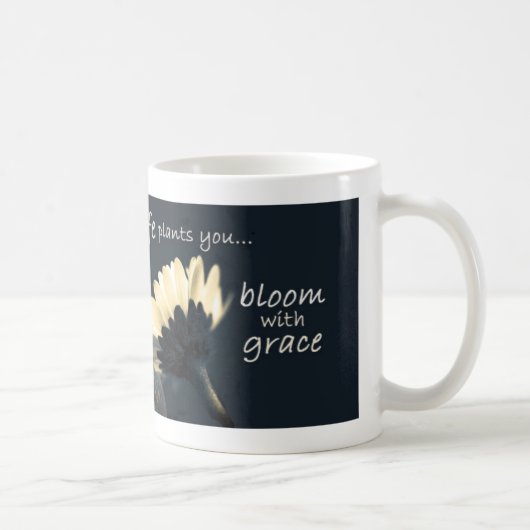 Fleur avec la tasse de grâce (Droite)