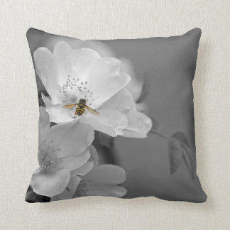 Fleur avec le COUSSIN d'abeille