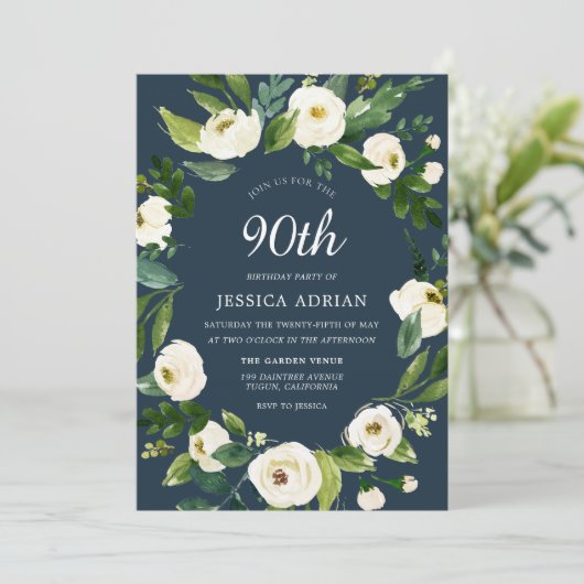 Fleur blanche turquoise 90e Invitation d'anniversa (Debout devant)