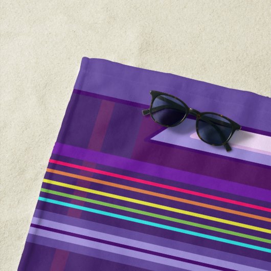 Fleur dans la serviette de plage du désert (En situation)