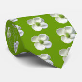 fleur de cornouiller blanc cravate verte. (Roulé)