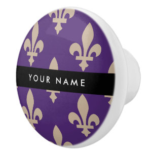 Fleur de Lis, Beige op Paars, Koninklijk, Uw Naam Keramische Knop