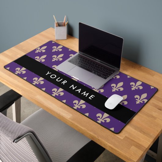Fleur de Lis, Beige sur Violet, Royale, Votre Nom (Bureau 2)