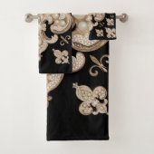 Fleur de lis ornement de luxe en perles et or (En situation)