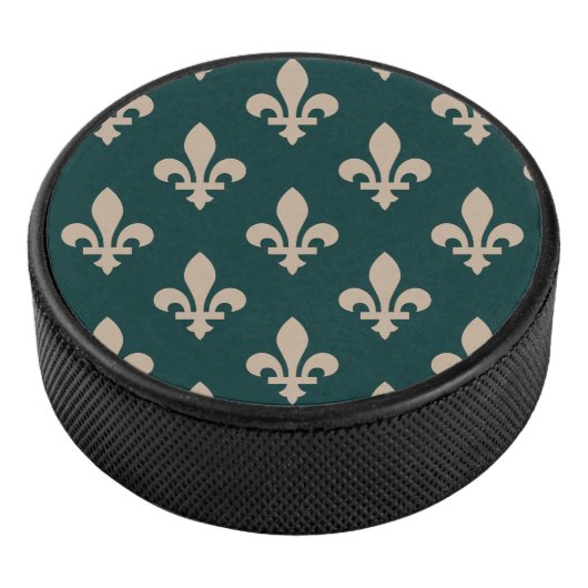 Fleur de Lis Pattern, Royal Franse crème op groen Hockey Puck (3/4)