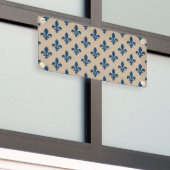 Fleur de Lis Pattern, Royal French Blue op Crème Spandoek (Buitenkant Gebouw)