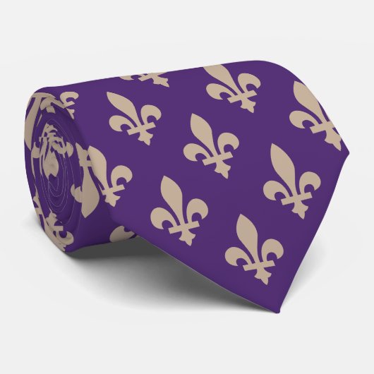 Fleur de Lis Pattern, Royal French Cream op Paarse Stropdas (Opgerold)