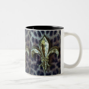 Fleur de lis sur la tasse de léopard