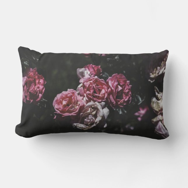 Fleur de minuit, floral foncé, coussin gothique à  (Recto)