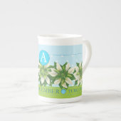 Fleur de naissance et Gem Décembre Os Chine Mug (Devant droit)