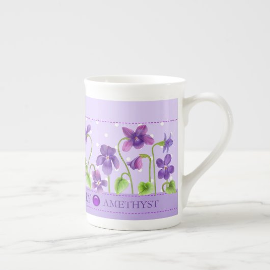 Fleur de naissance et Gem Février Bone China Mug (Droite)
