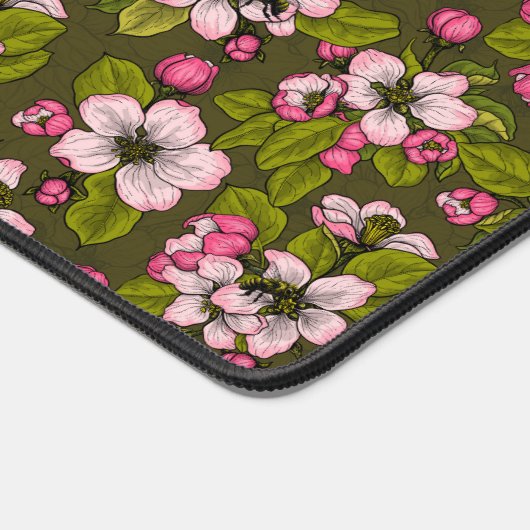 Fleur de pomme sur vert foncé (Coin)