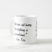 Fleur de Yin-Yang avec la citation sur la tasse (Devant gauche)