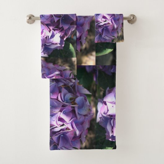 Fleur d'hydrangée violette légère (En situation)