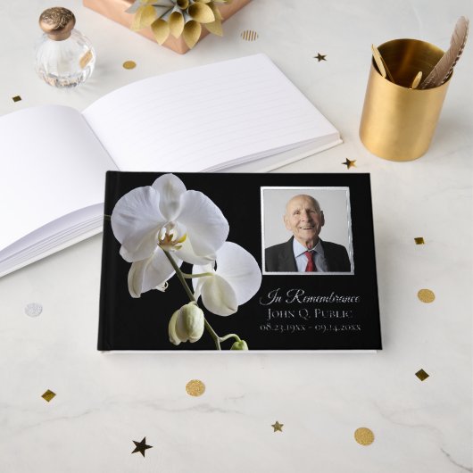 Fleur d'orchidée blanche sur le mémorial funéraire (Recto ouvert)