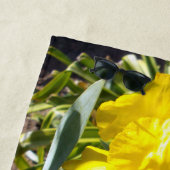 Fleur Iris Jaune, Serviette De Plage (En situation)