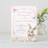 Fleur sauvage Bunny Pink Girl Invitation Anniversa (Debout devant)