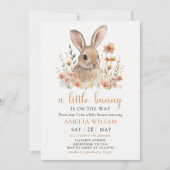Fleur sauvage Bunny Rabbit Baby shower Invitation (Devant)