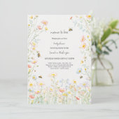 Fleur sauvage Mama to Bee baby shower invitation (Debout devant)