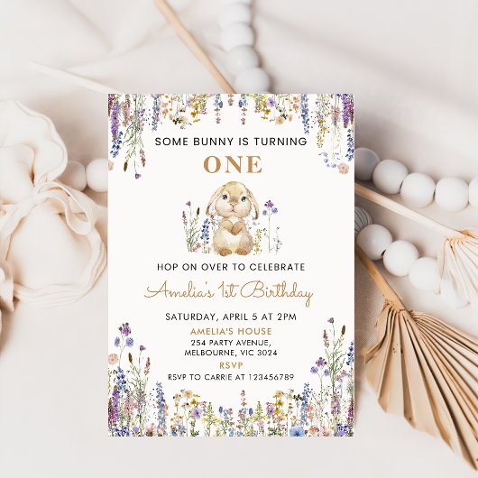 Fleur sauvage Une Petite Fille Lapin Invitation An
